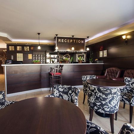 בטק Family Hotel Hebar מראה חיצוני תמונה