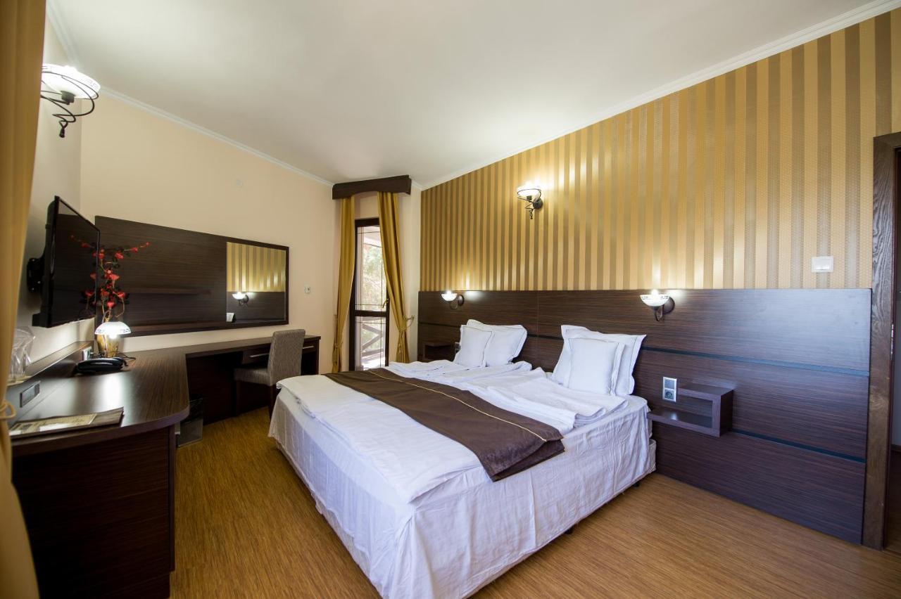בטק Family Hotel Hebar מראה חיצוני תמונה