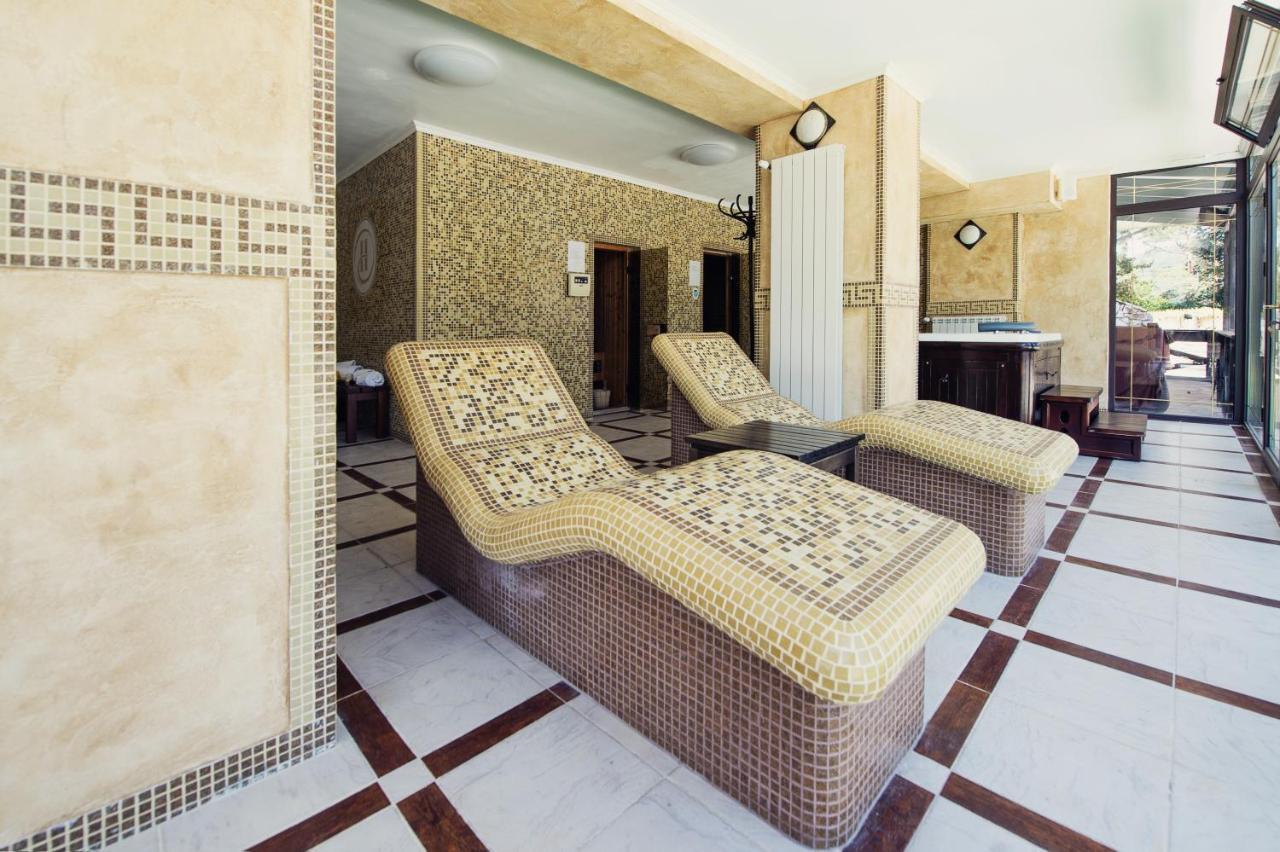 בטק Family Hotel Hebar מראה חיצוני תמונה