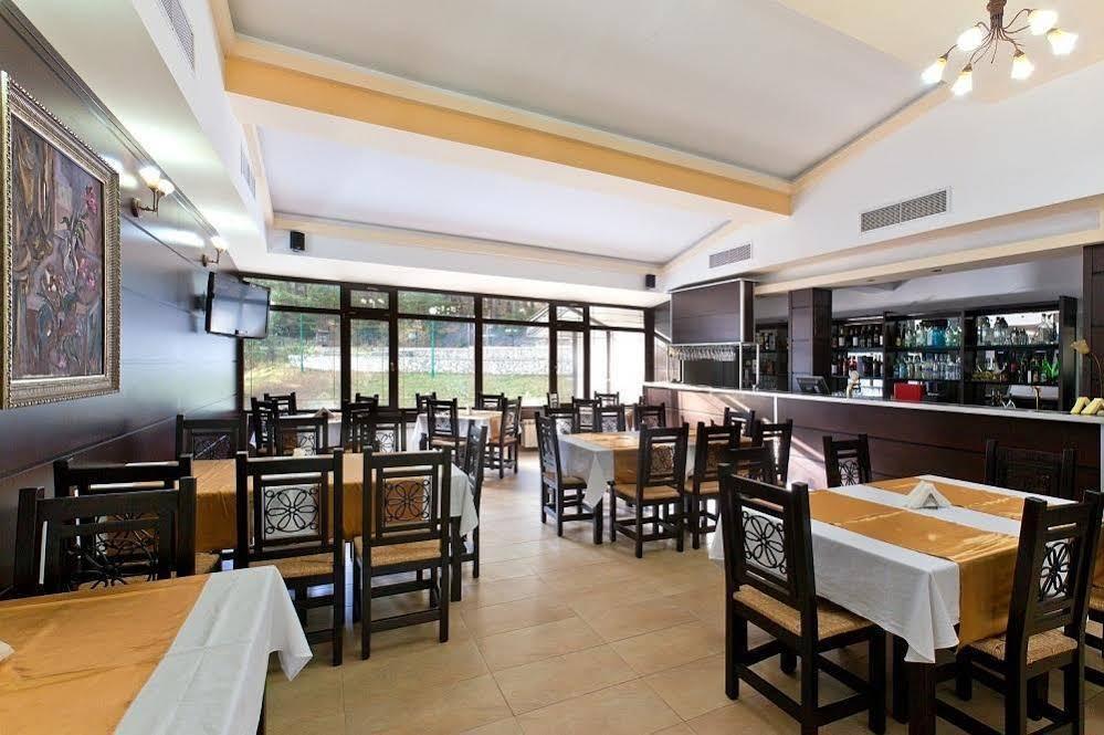 בטק Family Hotel Hebar מראה חיצוני תמונה