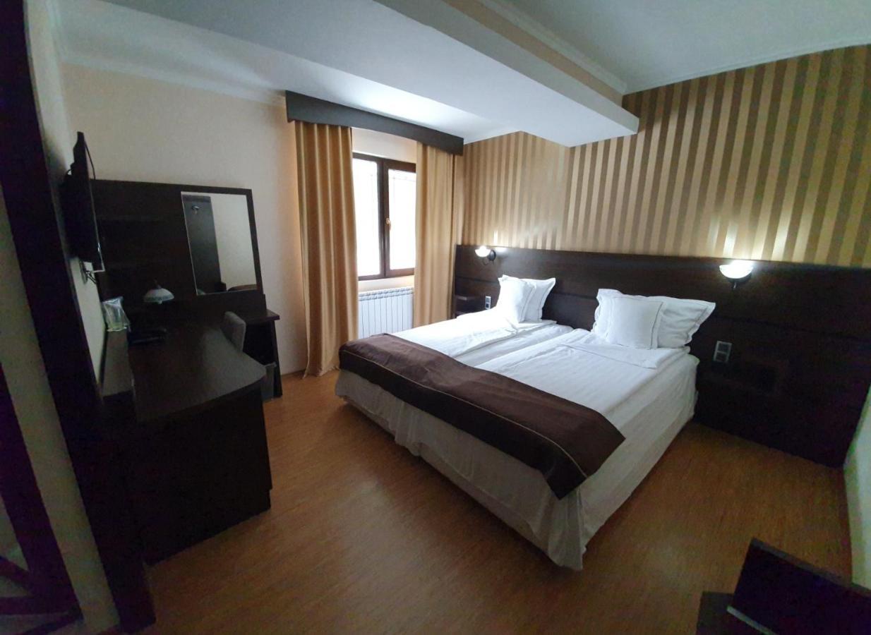 בטק Family Hotel Hebar מראה חיצוני תמונה