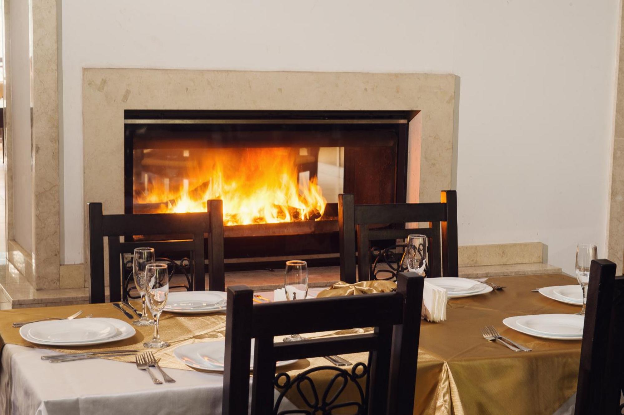 בטק Family Hotel Hebar מראה חיצוני תמונה
